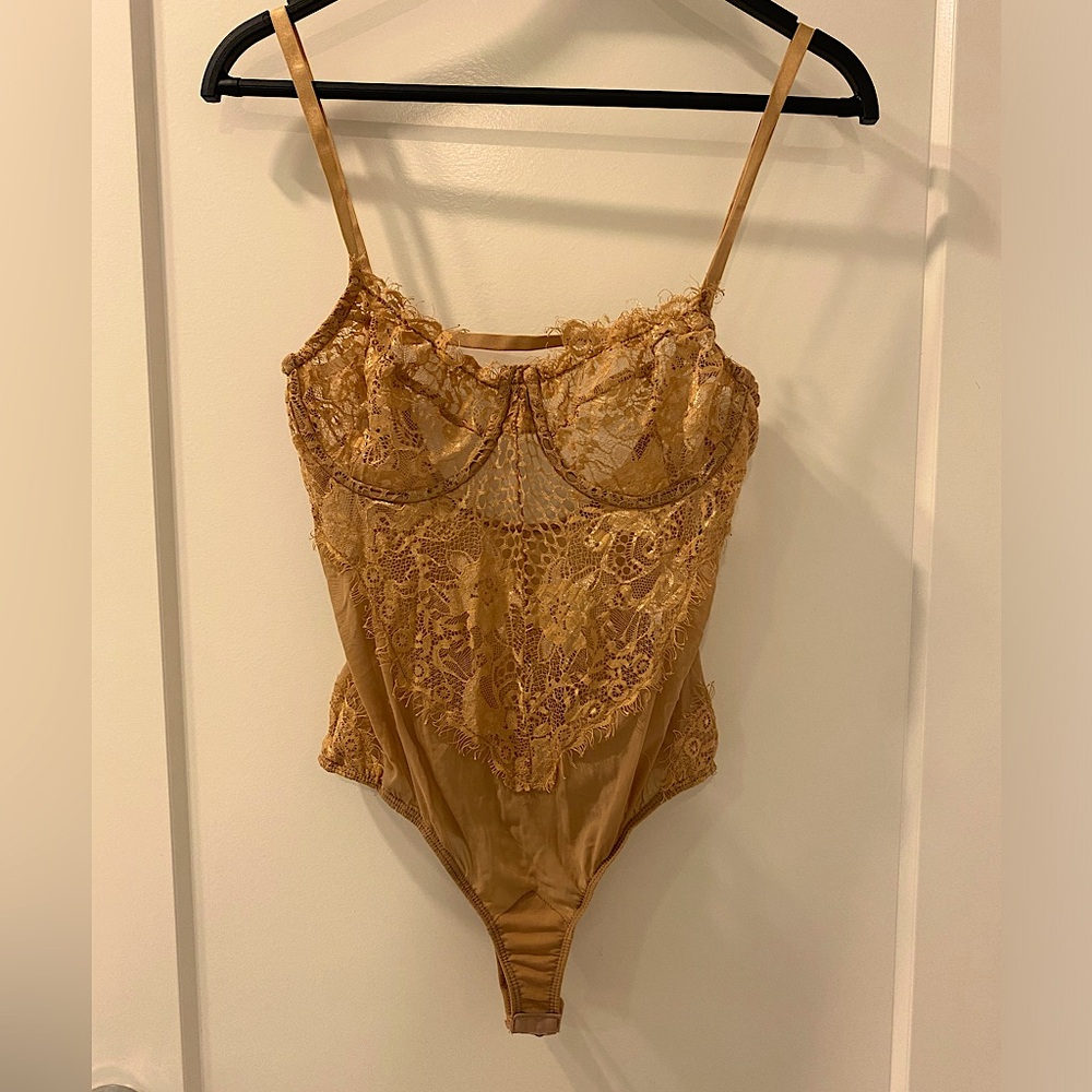 BNWOT Meshki Valerie lace bodysuit